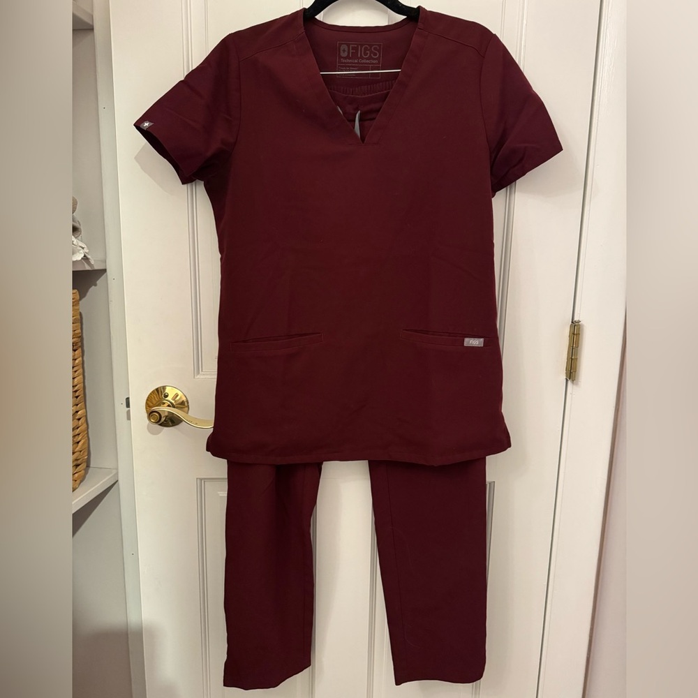 Figs scrub set xs in burgundy